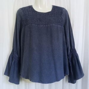 D&KADE Blue Chambray Tunic Top BOHO Denim Look Smocked Bell Sleeve Women Medium